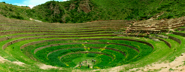 Los misteriosos Andenes de Moray y las Salineras de Maras